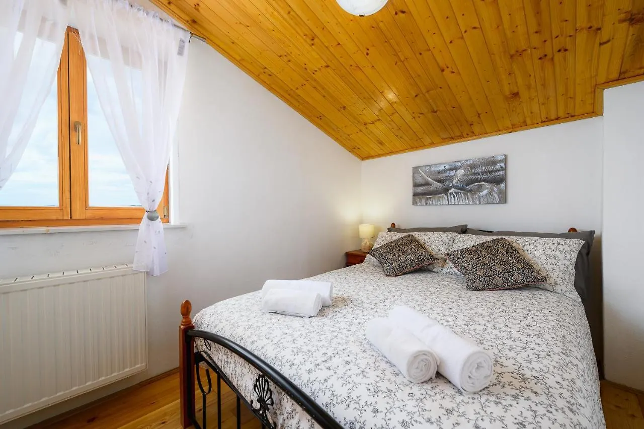 Martinski Aparment Paradiz 2190 דירה